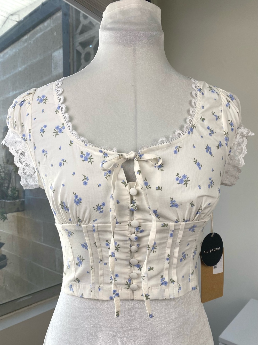 Blu Pepper NWT Floral Lace Trim Corset Crop Top Ivory Blue Size S - Picture 2 of 10